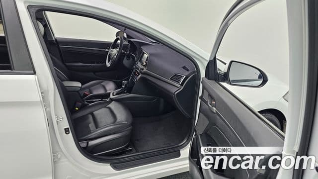 Hyundai Avante AD 1.6 GDI Value Plus, 2018 10