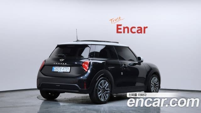 Mini Cooper C 4세대 Classic, 2025 2