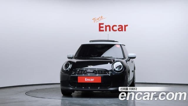 Mini Cooper C 4세대 Classic, 2025 3