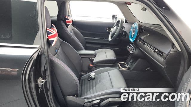 Mini Cooper C 4세대 Classic, 2025 11