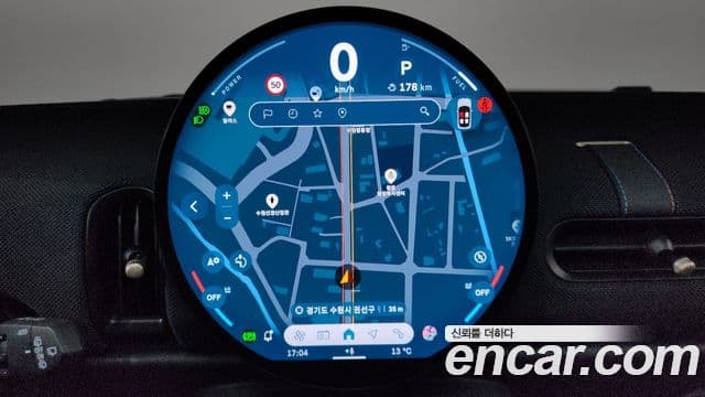 Mini Cooper C 4세대 Classic, 2025 15