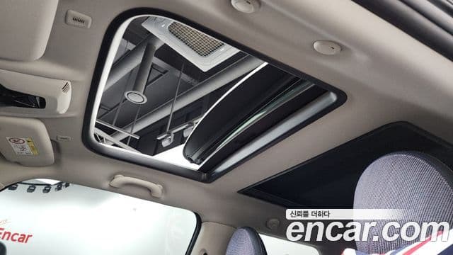 Mini Cooper C 4세대 Classic, 2025 19