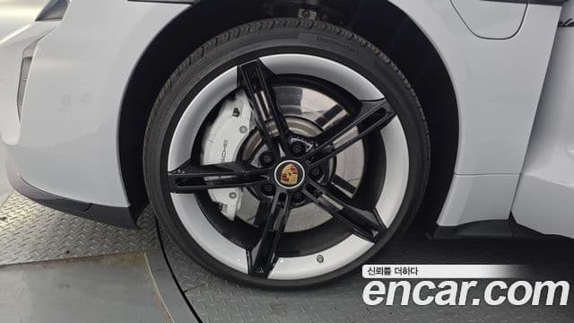 Porsche 타이칸 GTS, 2024 все фото