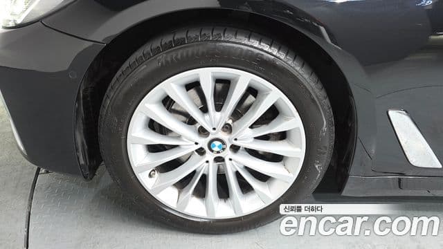 BMW 5시리즈 (G30) Luxury, 2023 все фото