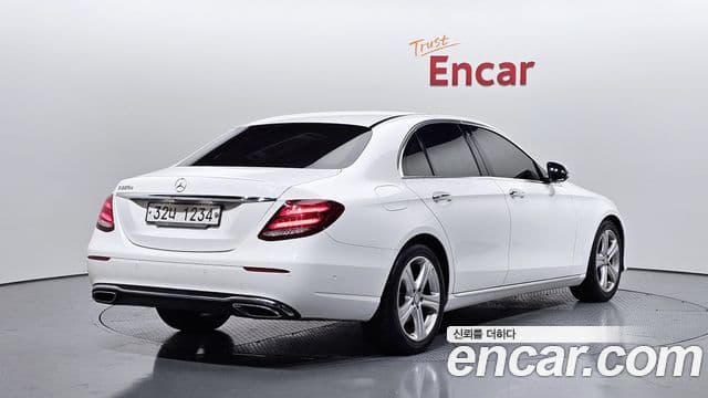 Mercedes-Benz E-класс W213 Avantgarde, 2017 2