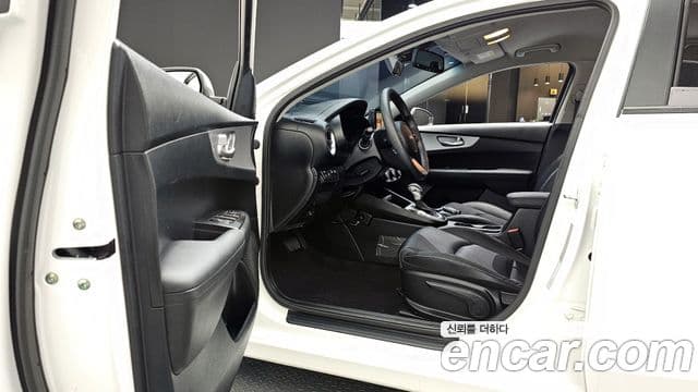 Kia The / новый New K3 2세대 Trendy, 2022 10