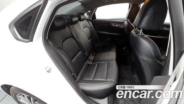 Kia The / новый New K3 2세대 Trendy, 2022 12