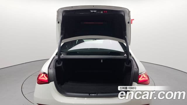 Mercedes-Benz E-класс W214 Exclusive, 2025 20