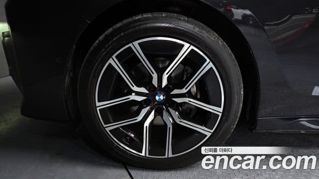 BMW 7시리즈 (G70) 740d xDrive M Sport, 2025 все фото