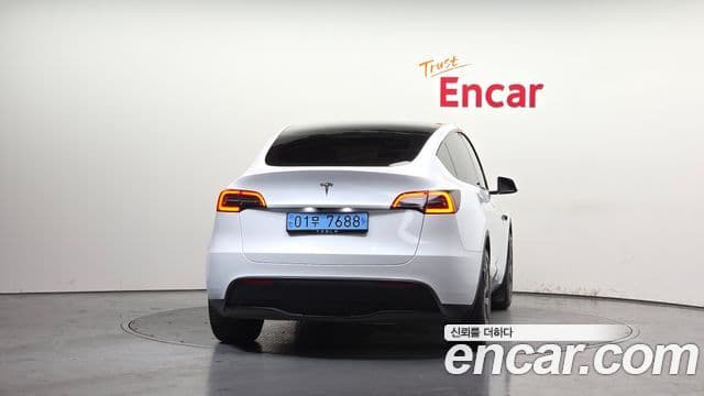 Tesla модель Y, 2024 4