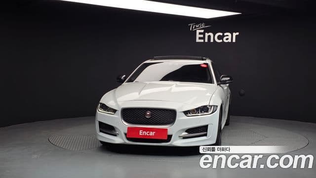 Jaguar XE 20d R스포츠, 2018 3