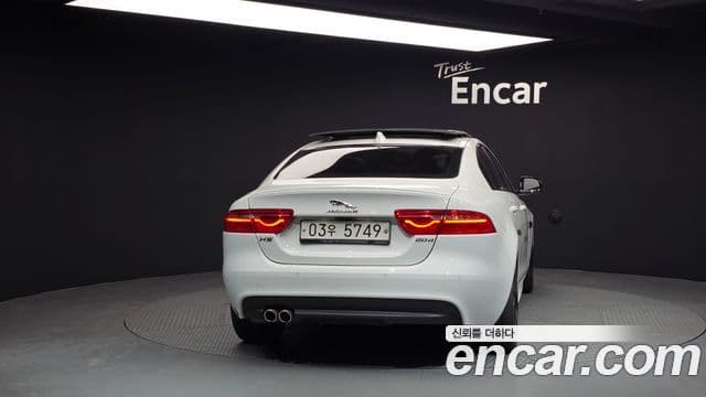 Jaguar XE 20d R스포츠, 2018 4