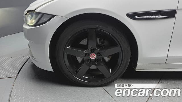 Jaguar XE 20d R스포츠, 2018 все фото