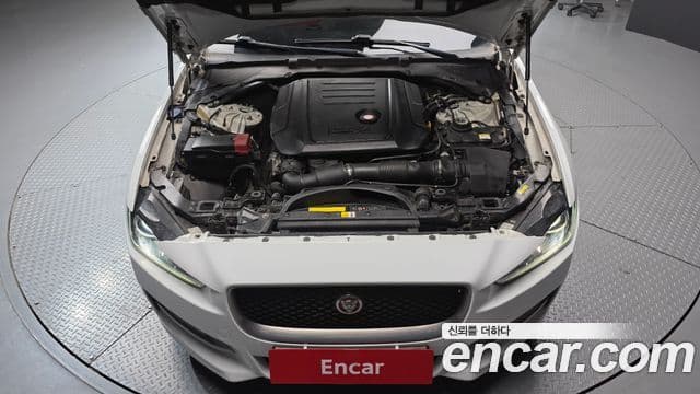Jaguar XE 20d R스포츠, 2018 6