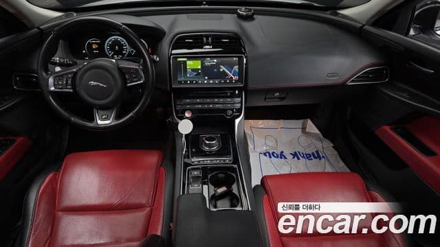 Jaguar XE 20d R스포츠, 2018 7