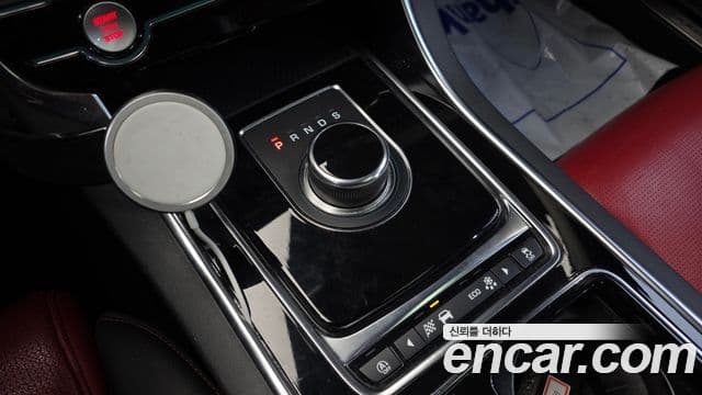 Jaguar XE 20d R스포츠, 2018 9