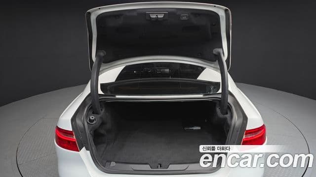 Jaguar XE 20d R스포츠, 2018 20