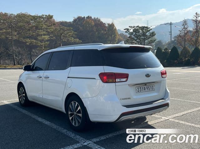 Kia All New Carnival Luxury, 2016 4