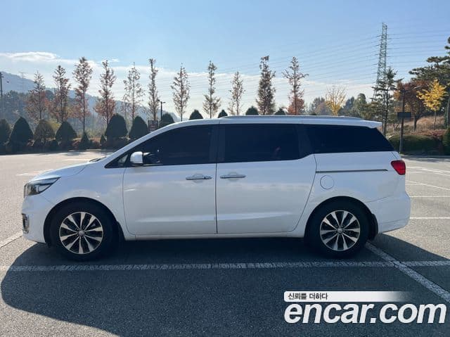 Kia All New Carnival Luxury, 2016 6