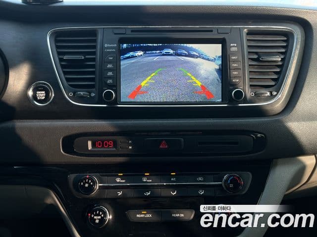 Kia All New Carnival Luxury, 2016 16