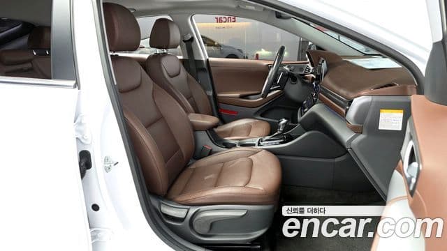 Hyundai The / новый New Ioniq гибрид Q, 2020 11