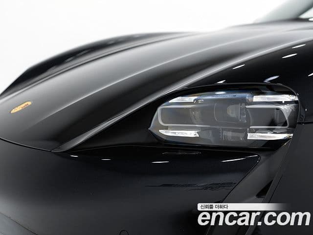 Porsche 타이칸 4S Cross Turismo, 2024 11