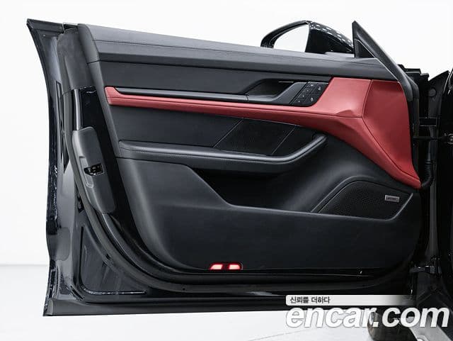 Porsche 타이칸 4S Cross Turismo, 2024 16