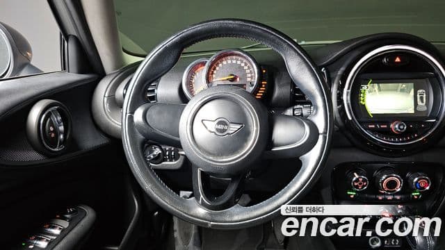 Mini Cooper 클럽맨 2세대, 2018 13