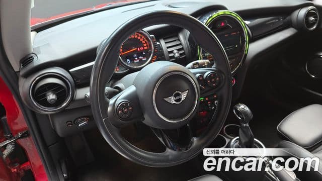 Mini Cooper D 3세대, 2015 13