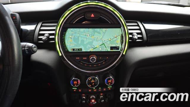 Mini Cooper D 3세대, 2015 17