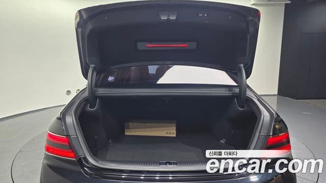 Genesis G90 Luxury, 2019 20