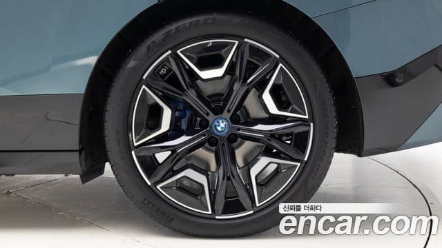 BMW iX xDrive50 Sport Plus, 2023 все фото