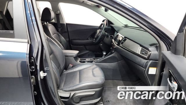 Kia Niro Noblesse, 2018 11