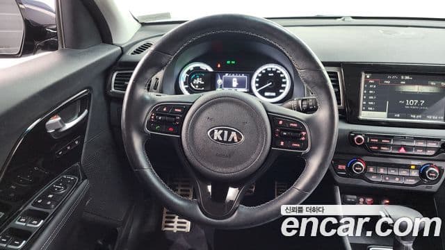 Kia Niro Noblesse, 2018 13