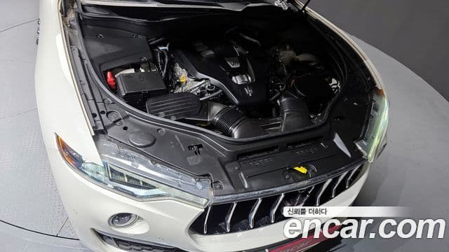 Maserati Levante 3.0 AWD GranLusso, 2020 6