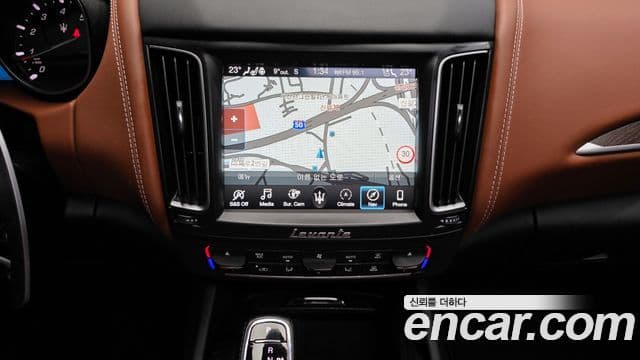 Maserati Levante 3.0 AWD GranLusso, 2020 14