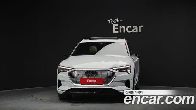 Audi e-Tron, 2023 3