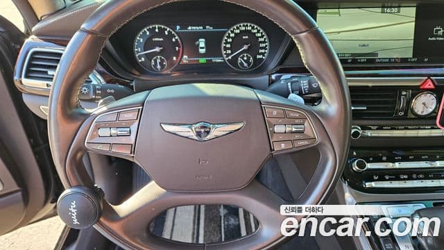 Genesis EQ900 Prestige, 2016 9