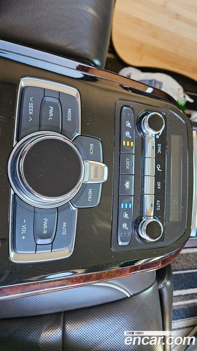 Genesis EQ900 Prestige, 2016 17