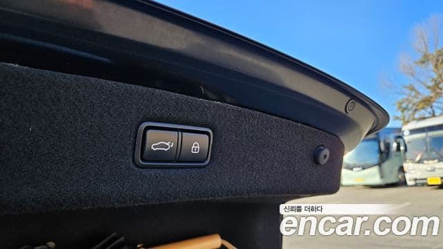 Genesis EQ900 Prestige, 2016 20