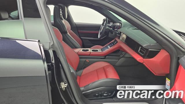 Porsche 타이칸 4S, 2025 11