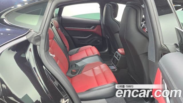 Porsche 타이칸 4S, 2025 12