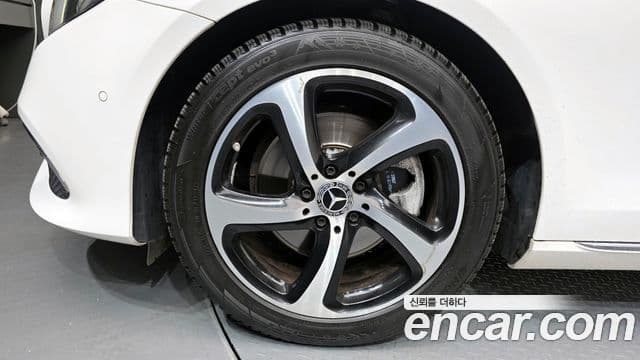 Mercedes-Benz E-класс W213 Avantgarde, 2020 все фото