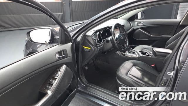 Kia K5 2.0 Deluxe, 2012 10