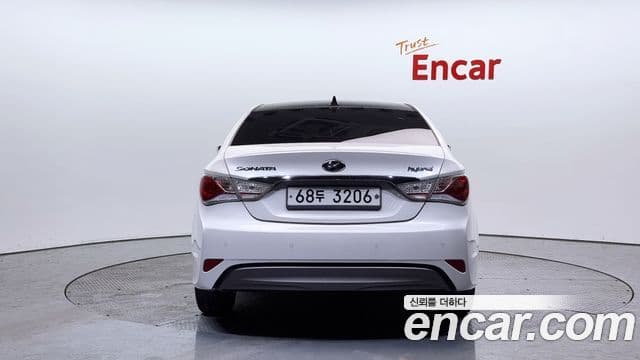 Hyundai Sonata гибрид Modern, 2014 4
