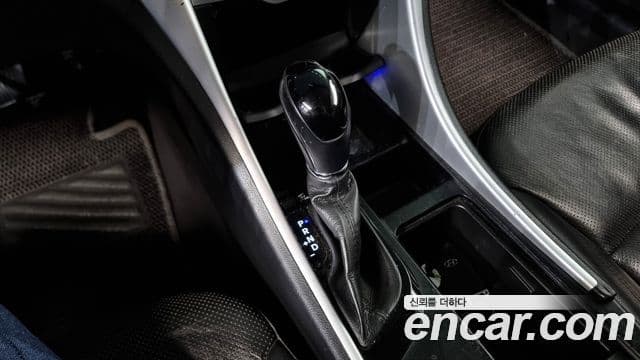 Hyundai Sonata гибрид Modern, 2014 9