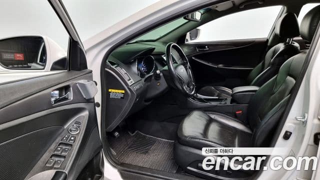 Hyundai Sonata гибрид Modern, 2014 11