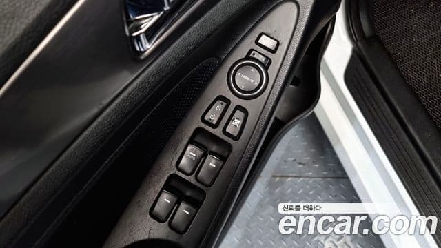 Hyundai Sonata гибрид Modern, 2014 19