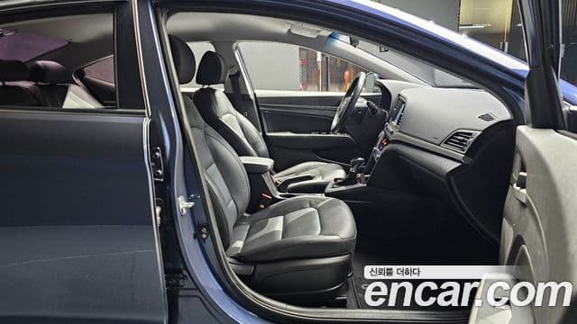 Hyundai Avante AD Special, 2017 10