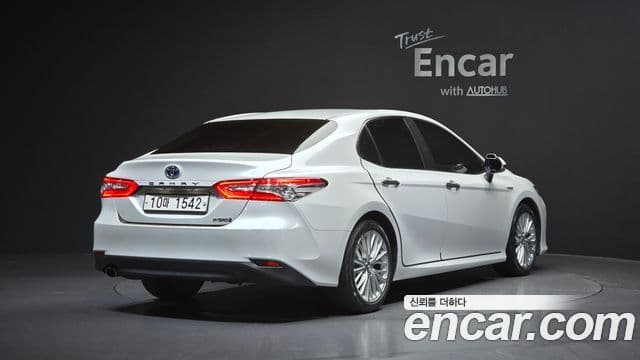 Toyota 캠리 (XV70) 2.5 XLE гибрид, 2019 2